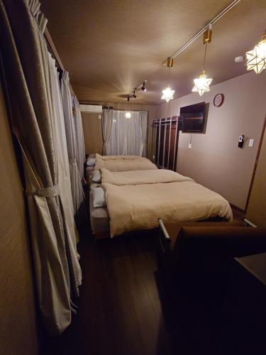 Noctis豊田 ジャグジー肩湯付お風呂75型TV 最大12名宿泊可能