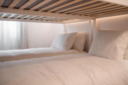 LLONGA'S 11th - image 5