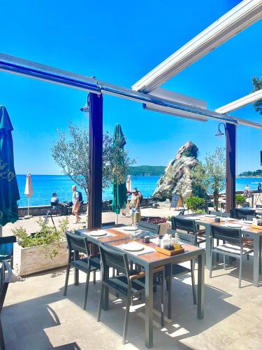 Green Stone Apartments in Rafailovici