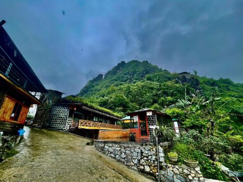 Homestay Hồ Đá A Căng Tả Phìn (Homestay Ho Đa A Cang Ta Phin) near ギャンタチャイビレッジ