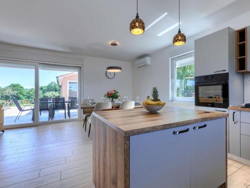 Holiday Home Villa Fortuna by Interhome in Kunj