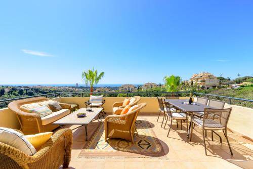 Three-Bedroom Apartment with Sea View image 10