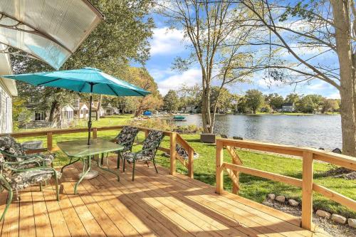 บริการและสิ่งอำนวยความสะดวก, Hidn LakeFront-New Build-Private Beach-Fast Wi-Fi in ไบร์ทตัน (MI)