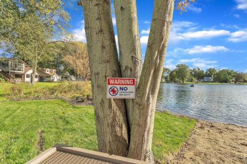 Hidn LakeFront-New Build-Private Beach-Fast Wi-Fi - image 2
