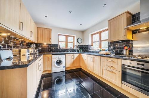 Зручності, 4 beds house - Veronica Cottage in Portswood