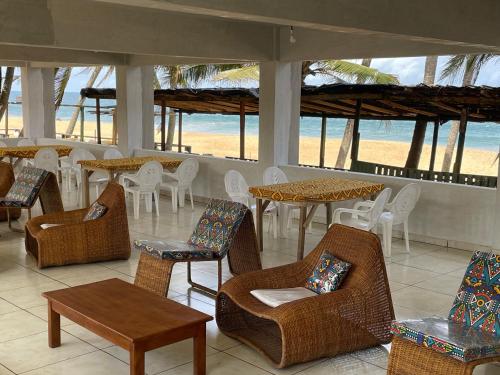 ทัศนียภาพภายนอกโรงแรม, Hotel Restaurant Lounge Madiana Plage in อาบิดจัน