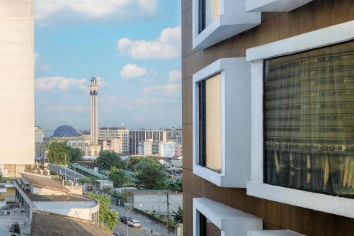 Vista exterior, Seen Hotel Abidjan Plateau in Abidjan