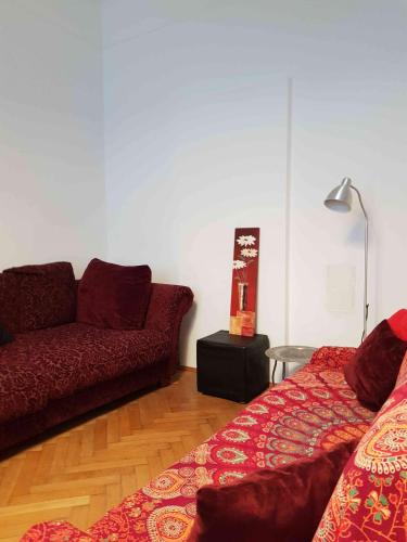 Grosse helle Altbauwohnung - image 11