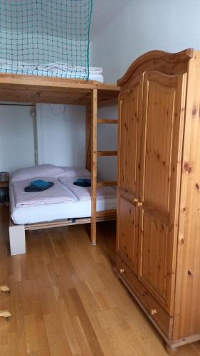 Grosse helle Altbauwohnung - image 11