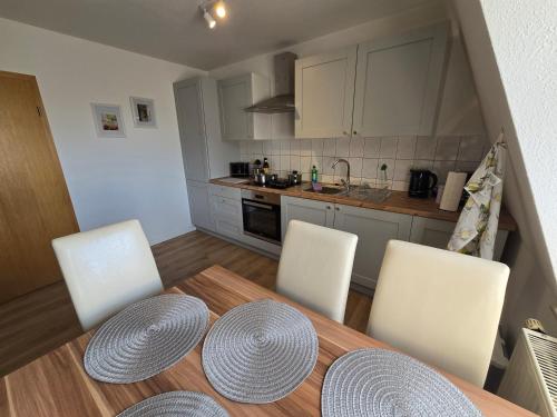 지타우 FERIENWOHNUNG 44m2 APARTMENT WOHNUNG im ZITTAUER STADTZENTRUM INNENSTADT INNENRING TOP LAGE MARKT UN 3성급 싱글룸 로비