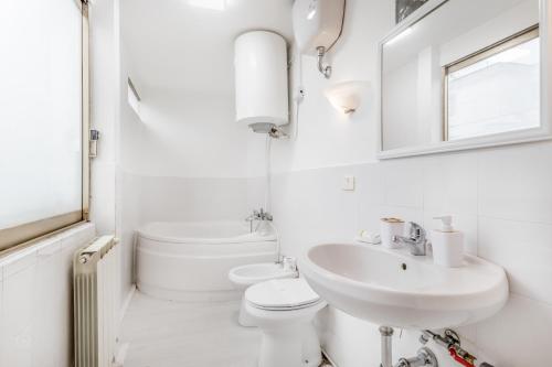 NEW OPENING Free Netflix BIG APT Pamphili House, Рим (фото 8)