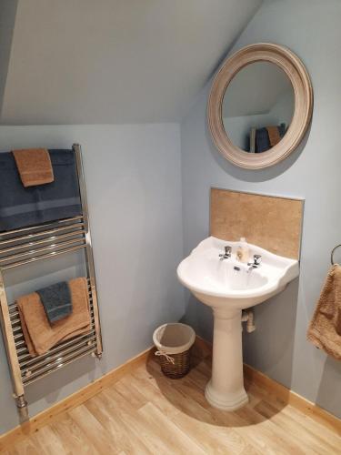Fürdőszoba, A Stylish Country Retreat! in Fowlis Wester