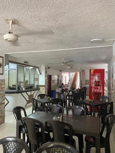 Étterem, HOTEL LOS GUADUALES near Ernesto Cortissoz nemzetközi repülőtér