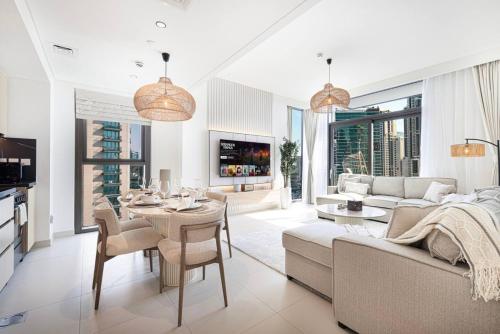 Mahogany 11 - 2BR 10 Guests - Walk to Burj Khalif, Dubaï