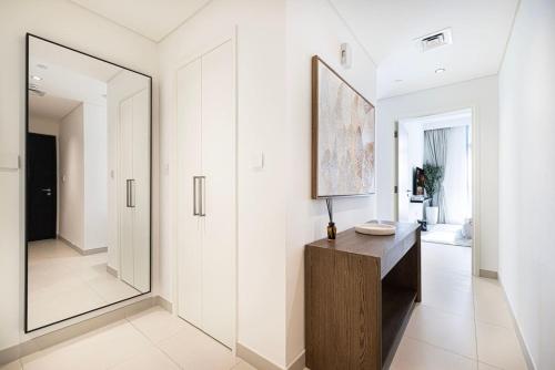 Mahogany 11 - 2BR 10 Guests - Walk to Burj Khalif - image 5