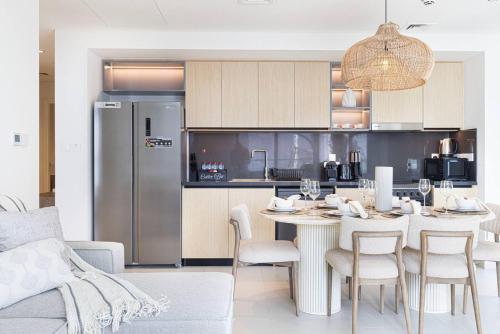 Mahogany 11 - 2BR 10 Guests - Walk to Burj Khalif - image 6