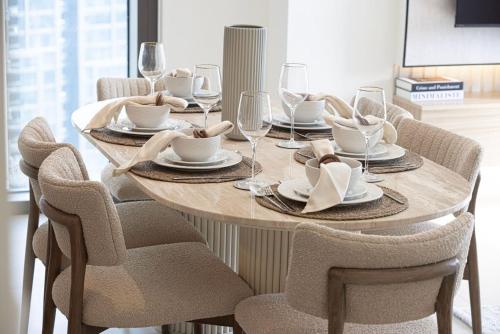 Mahogany 11 - 2BR 10 Guests - Walk to Burj Khalif - image 4
