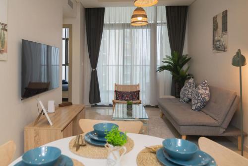 Samani vacation homes 4906 canal view, Дубай