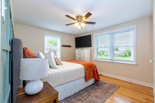 Amish Guest House-hot tub ev plug ideal location - image 3