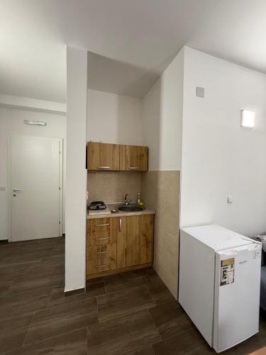 Restaurant & Apartments Lipa - Peštani