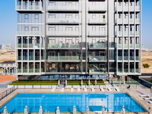 Spacious JVC Studio Luxury Escape, Dubaj