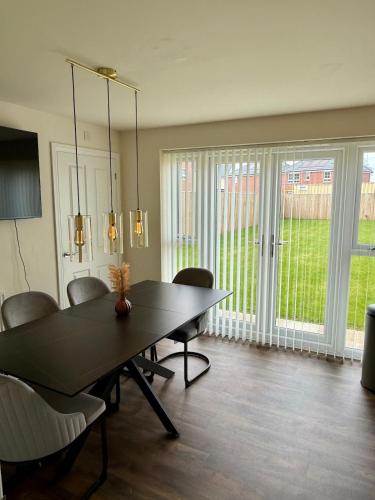 Luxe Rooms in High-End Duplex Near Trentham Garden in Trentham