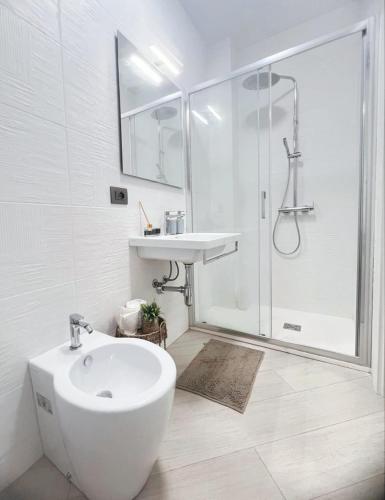 One-Bedroom Apartment image 6