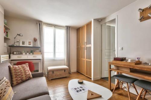 Modern Renovated studio cozy and quiet, Paris