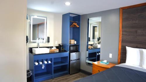 Carrier Motor Lodge 4