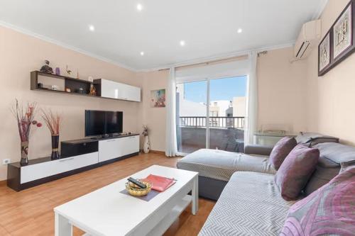 yovalu 1 yovalu con Balcon yovalutres con piscina, calle parodi in Torrevieja