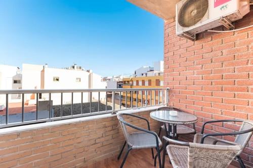 yovalu 1 yovalu con Balcon yovalutres con piscina, calle parodi in Torrevieja