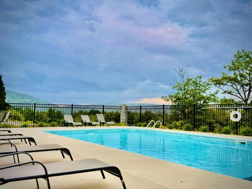 喬治湖溫德姆旅遊旅館 (Travelodge by Wyndham Lake George NY) in 喬治湖 (NY)