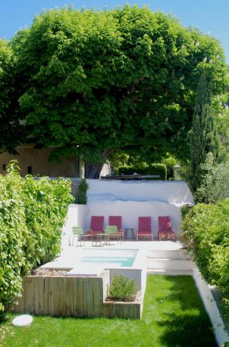 Úszómedence, La maison de Flassan chic et sport in Flassan