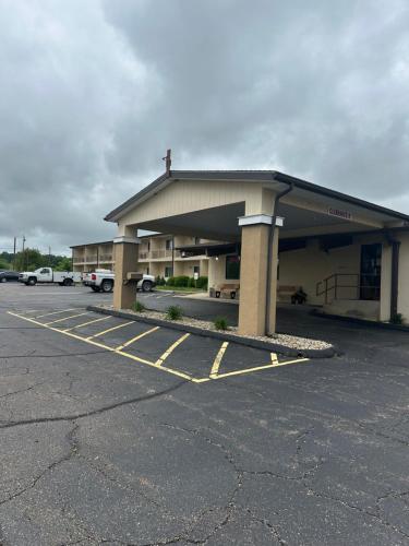 Rodeway Inn - image 7