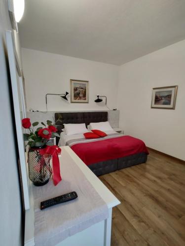 Comfort Triple Room image 5