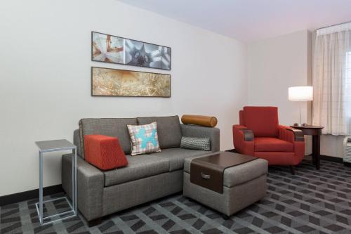 One-Bedroom King Suite