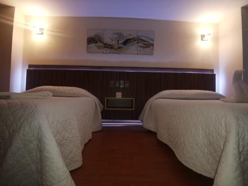 Deluxe Quadruple Room image 2