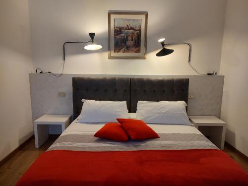 Comfort Triple Room image 9