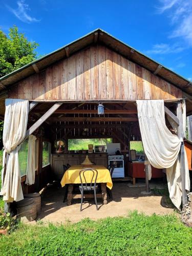 Tente-Cabane en Quercy in Camburat