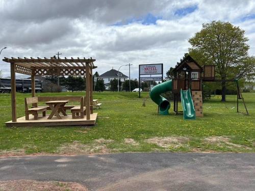 SUMMERSIDE MOTEL &COTTAGES in ซัมเมอร์ไซด์ (PE)