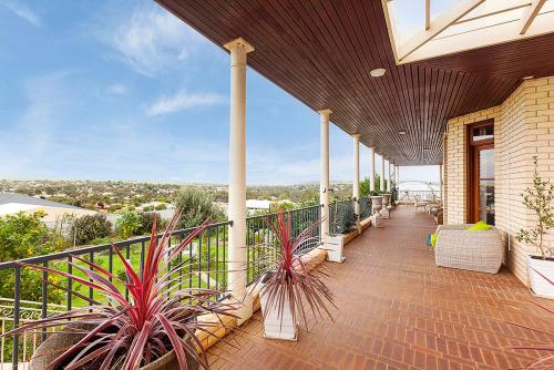 Exterior view, Fairway Manor Accommodation in Northam