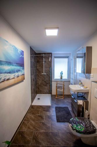 淋浴間, Altstadtidyll 50qm - Terrace - Central - Washer in 哈爾登斯萊本