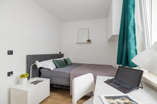 V16 Ajax Metro National StadiumStudents ROOMS - Marki V16 Ajax Metro National StadiumStudents ROOMS - Marki