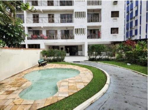 Exterior view, Apt 50m Praia do Tombo - Bandeira Azul Guaruja in Praia do Tombo