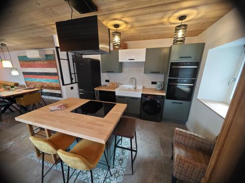 ห้องครัว, Un Coin De Gîtes (Un Coin De Gites) in โทนง-เล-แบ็ง