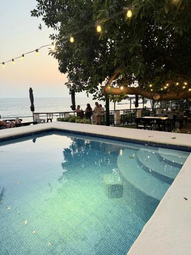 Swimming pool, Hotel Casa Miramar in La Libertad