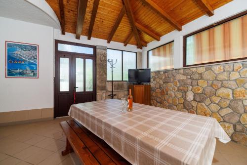 One-Bedroom Apartment - Ground Floor image 8