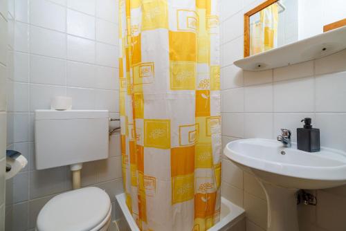 One-Bedroom Apartment with Terrace image 6