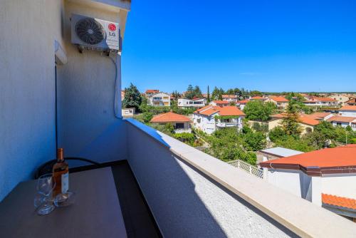 One-Bedroom Apartment with Balcony image 3