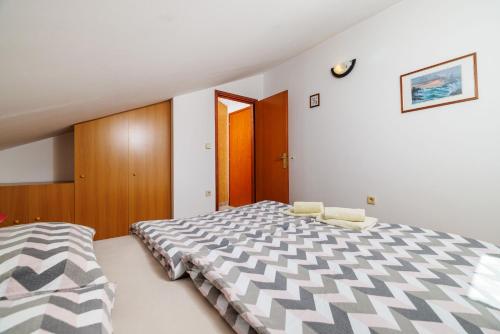 One-Bedroom Apartment with Balcony image 5